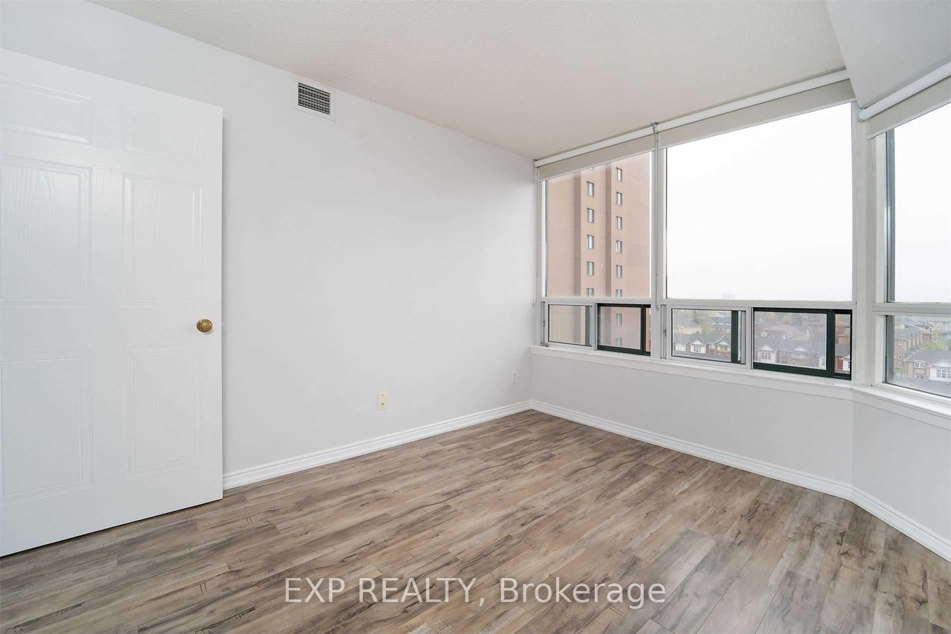 135 Hillcrest Avenue Unit 805 photo 7