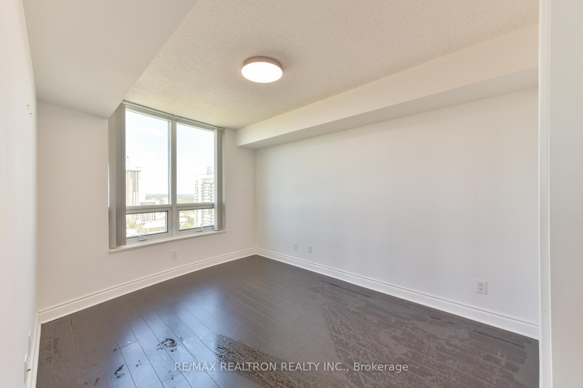 25 Greenview Avenue Unit 1919 photo 18