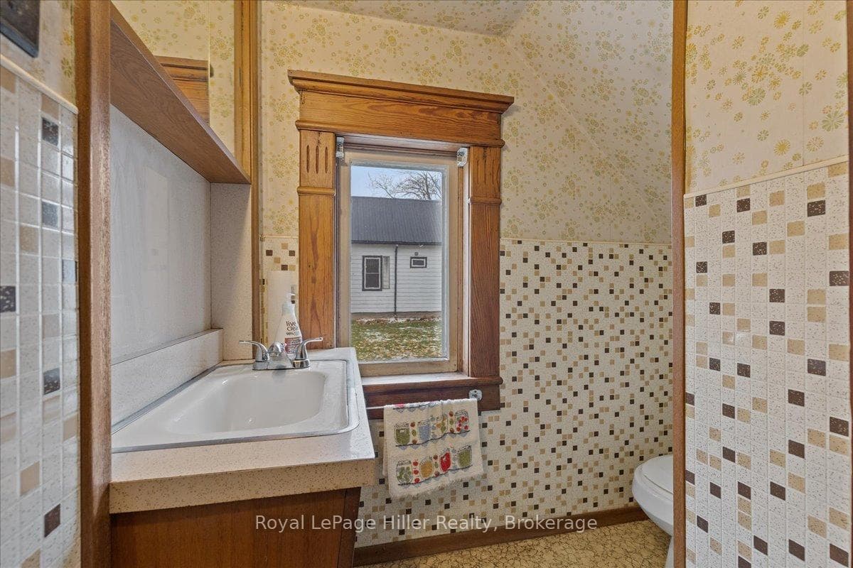2pc Bath - Main Floor