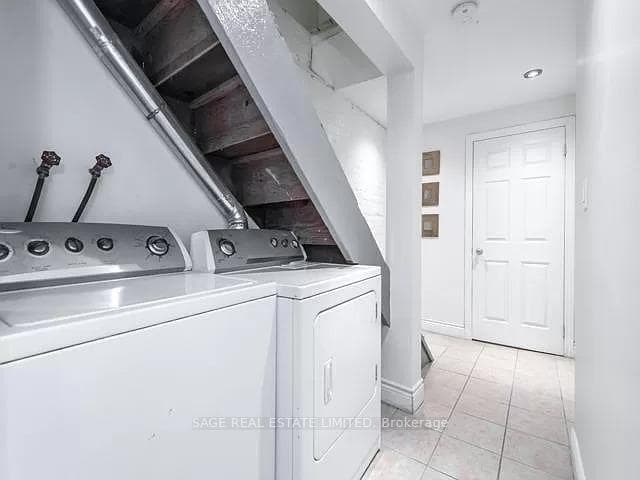 Ensuite Laundry