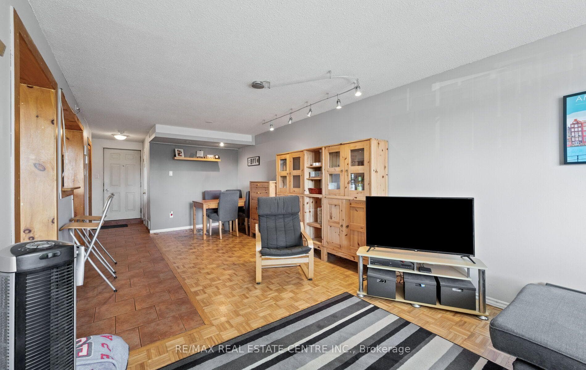 2170 Bromsgrove Road Unit 2 photo 6