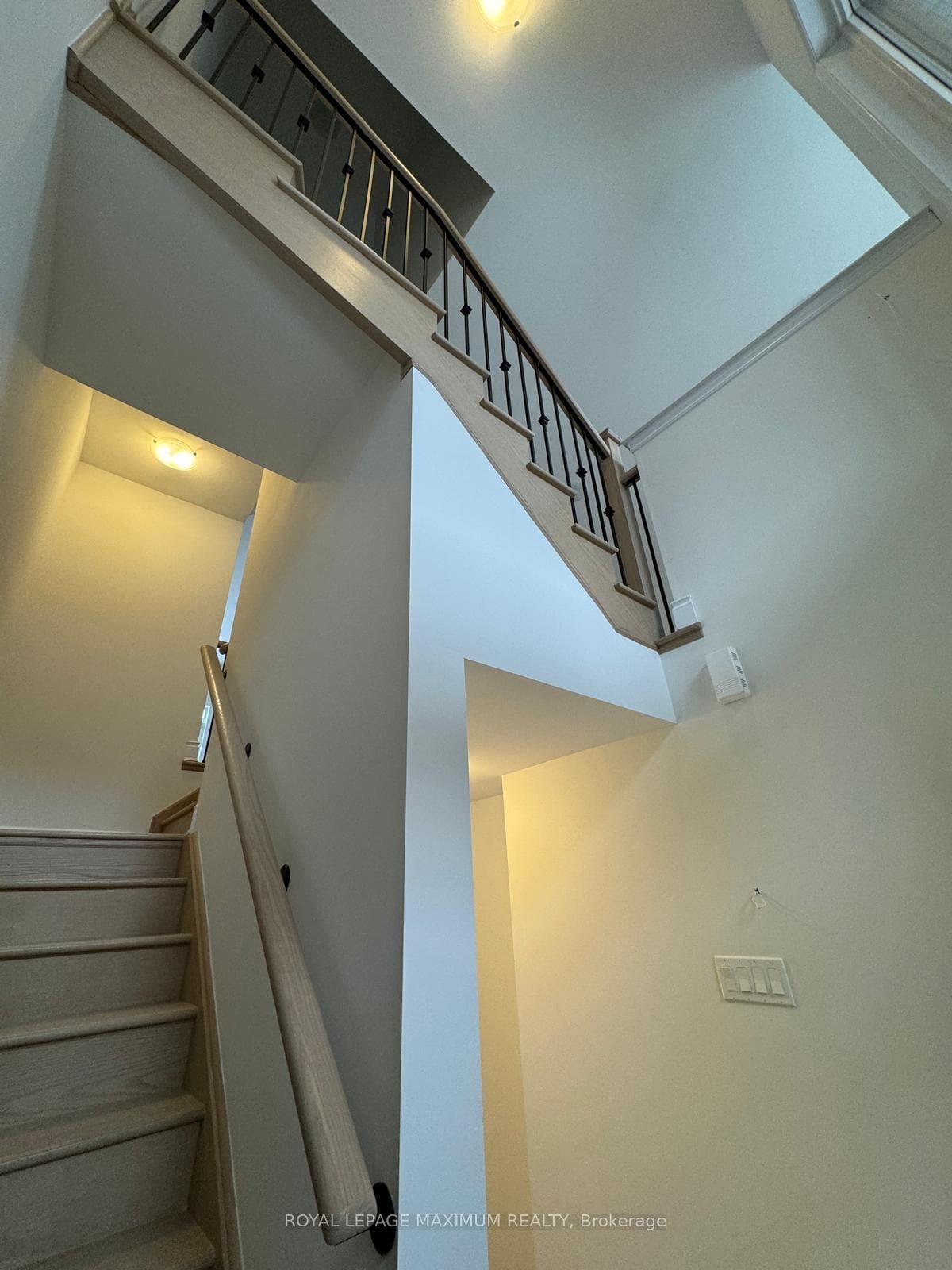 82 Paradox Street photo 6