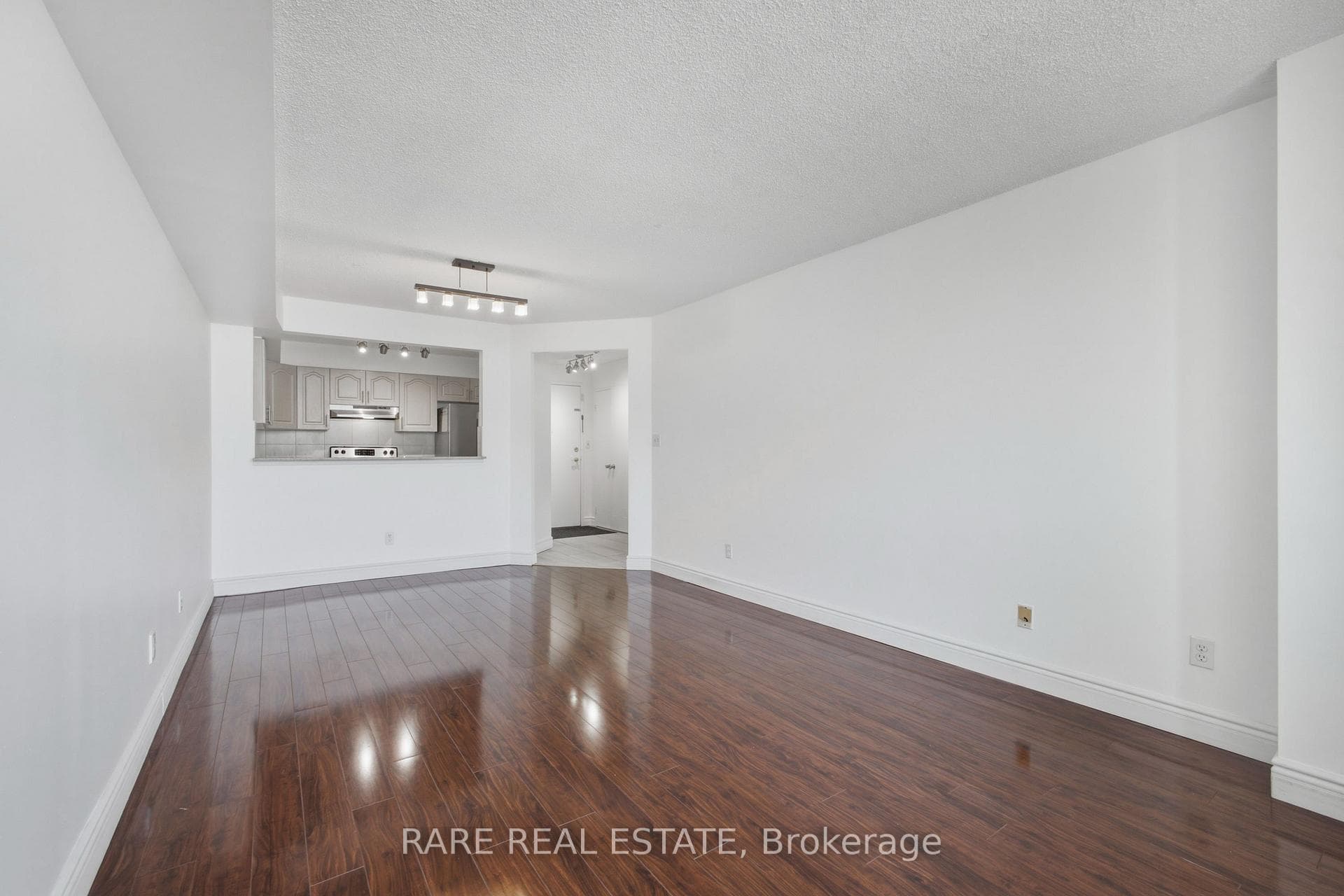 400 Mclevin Avenue Unit 1807 photo 5