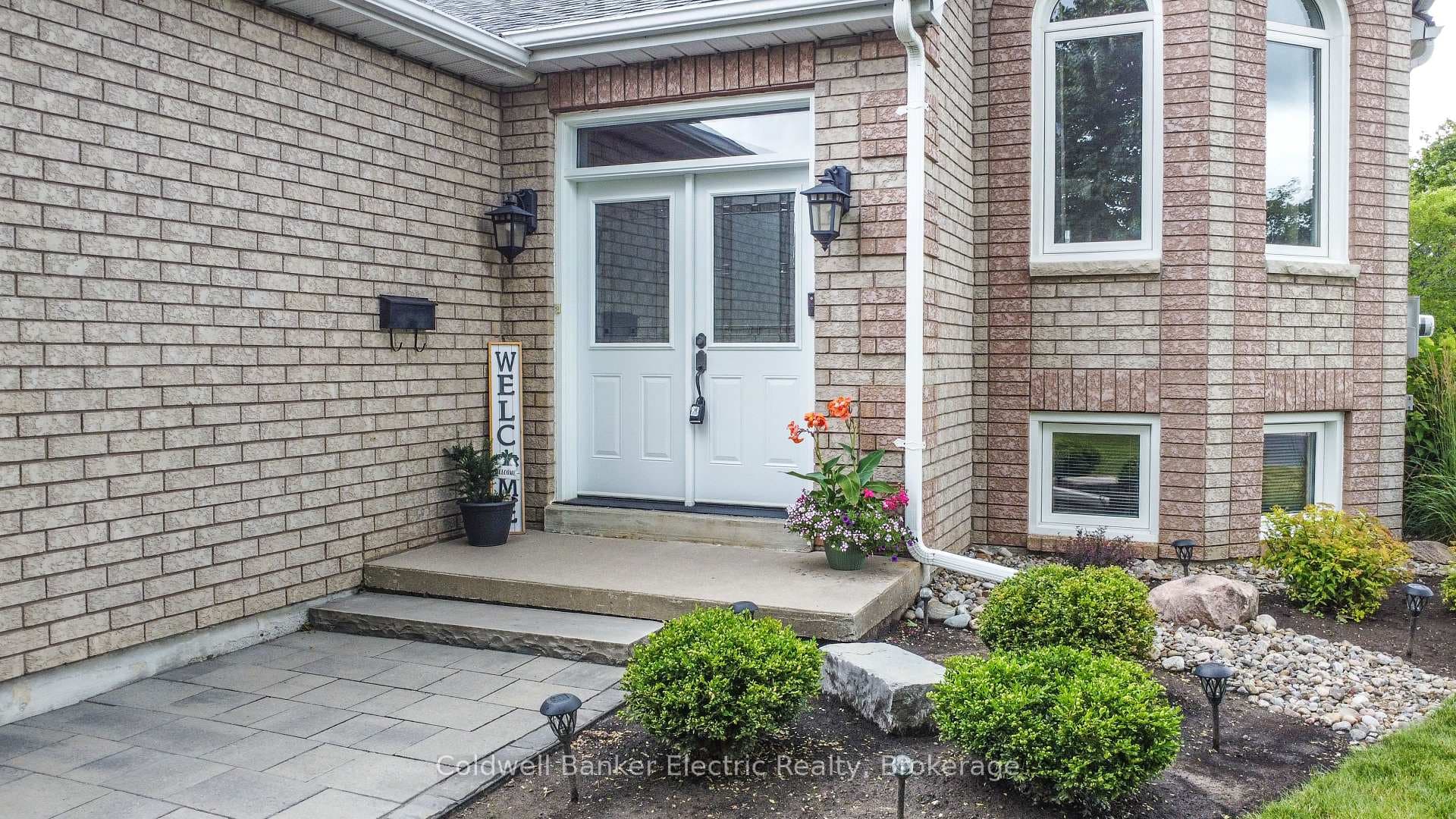 1338 Wildlark Drive photo 2