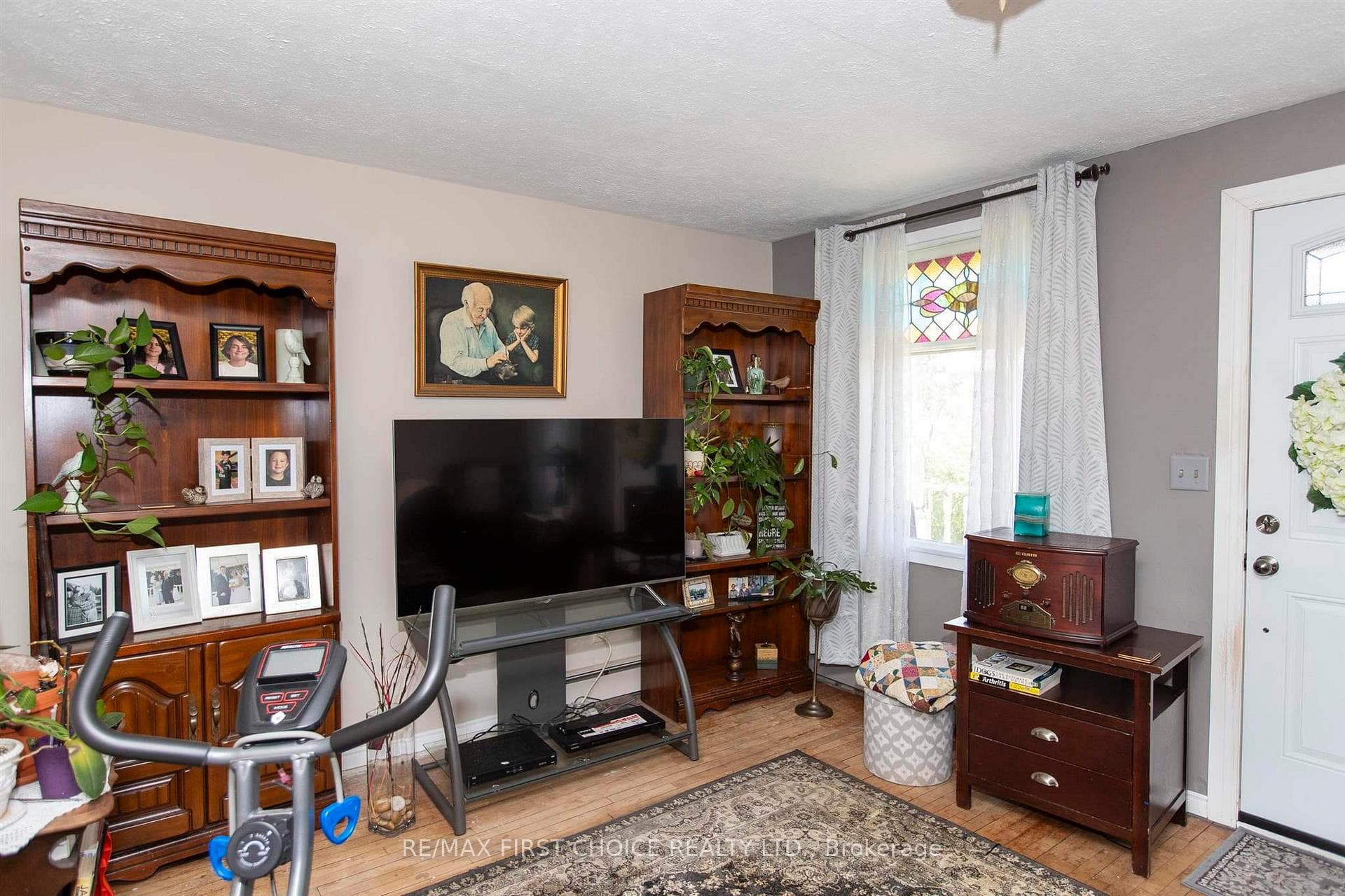1036 Alexandra Street photo 16