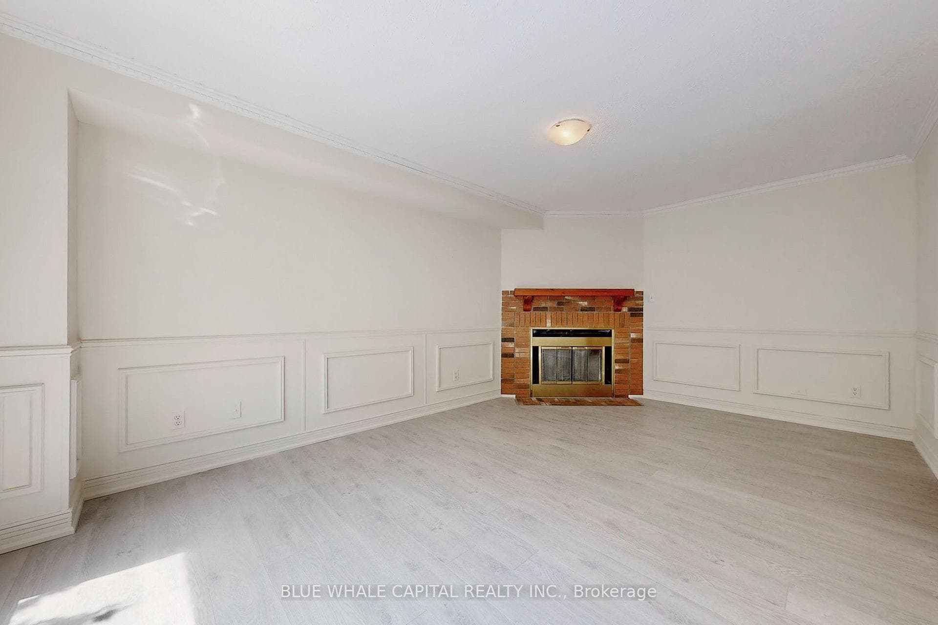 3861 Seebring Crescent photo 4