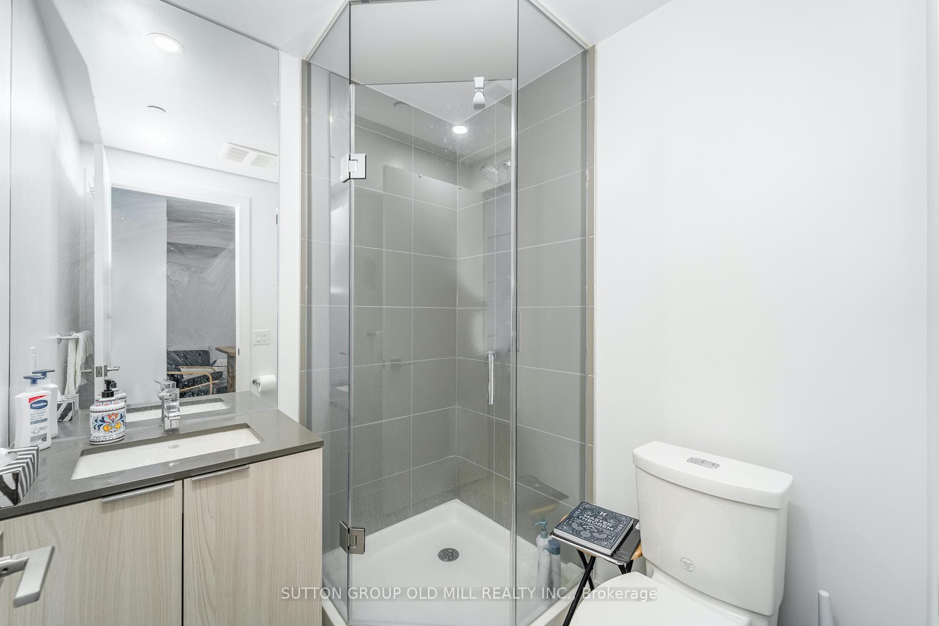 609 Avenue Road Unit 1108 photo 9