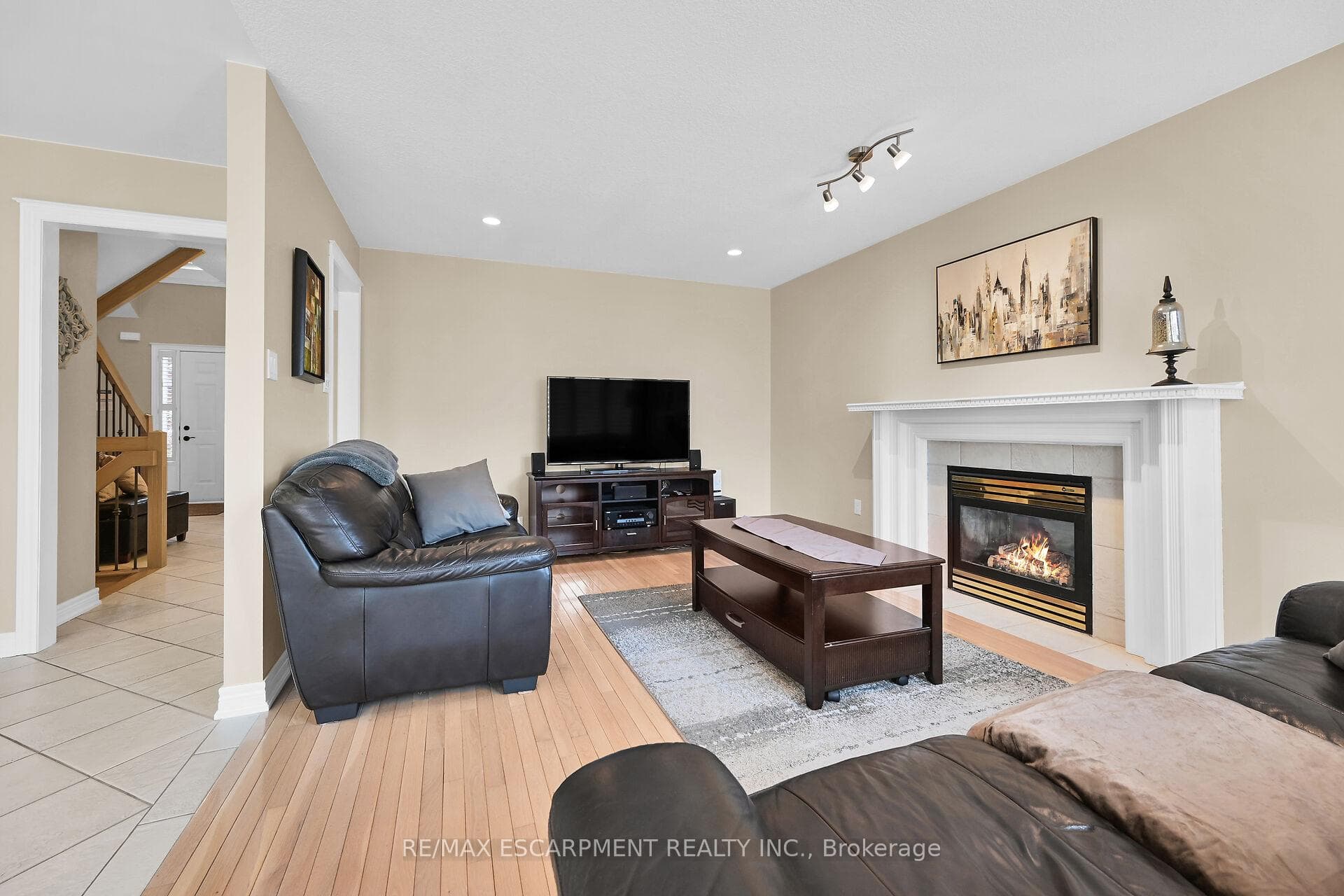 35 Davis Crescent photo 14