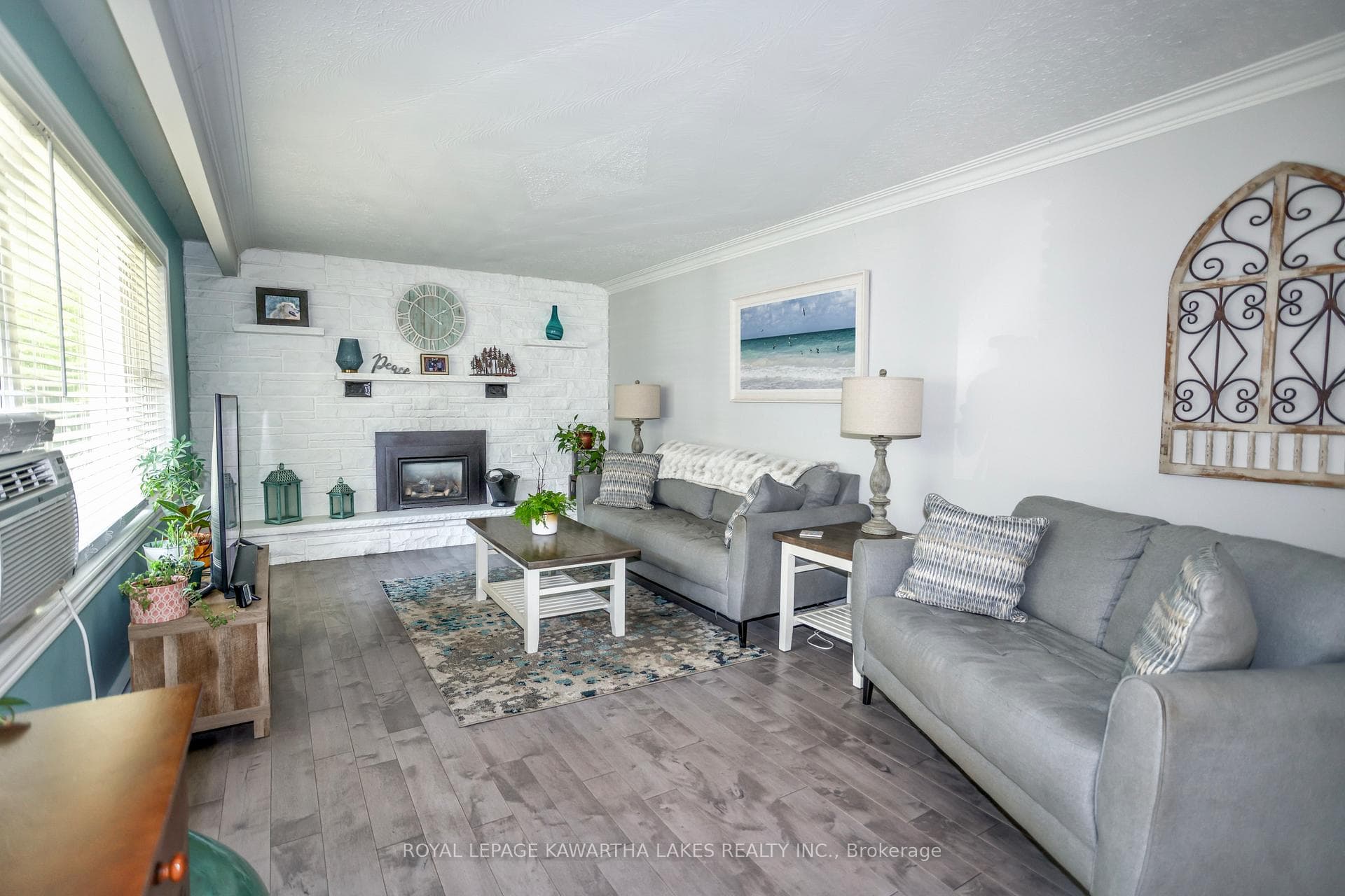 1185 Zoschke Drive photo 8