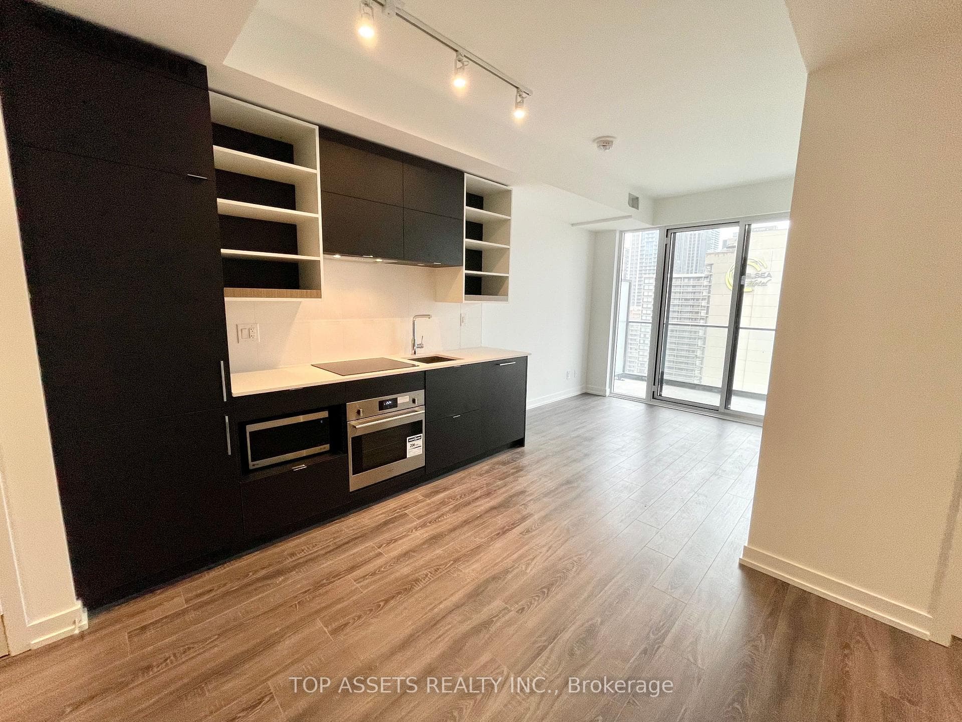 20 Edward Street Unit 1823 photo 5