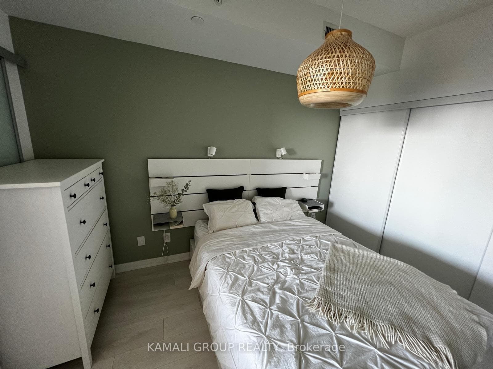Bedroom w/ Double Closet