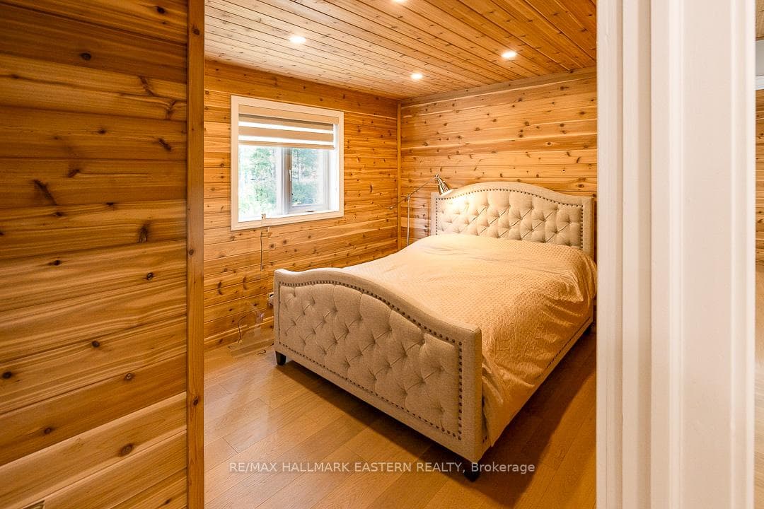 15 Oakridge Drive photo 12