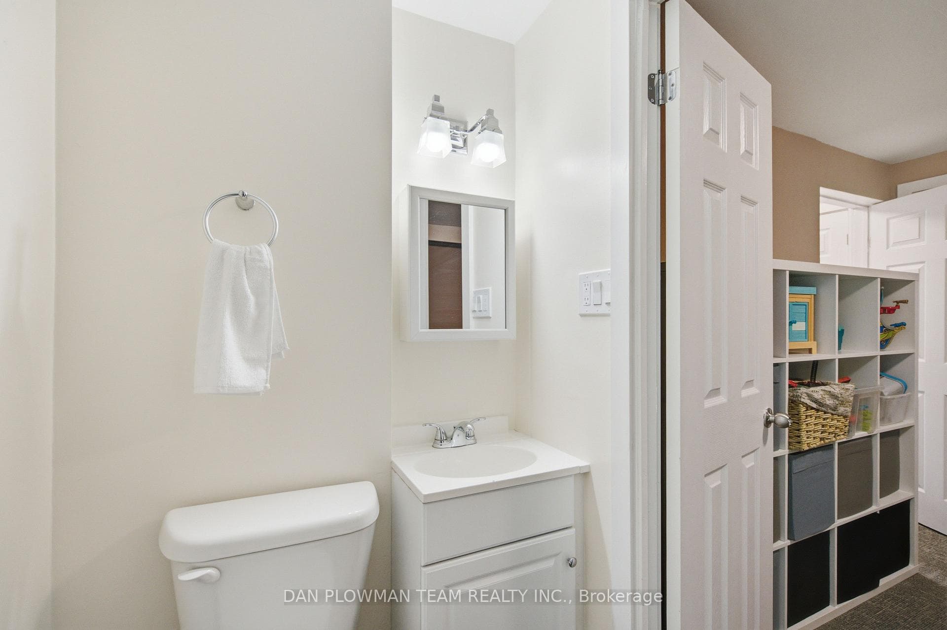 350 Camelot Court Unit 45 photo 28