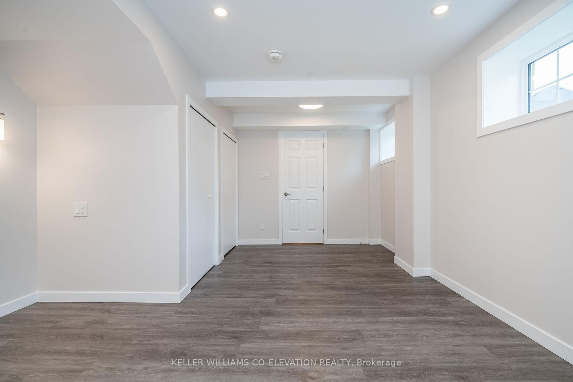 85 Riverwalk Place photo 35