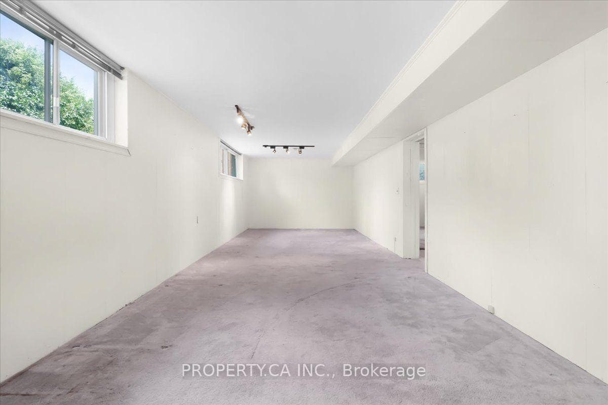 48 Kennard Avenue photo 32