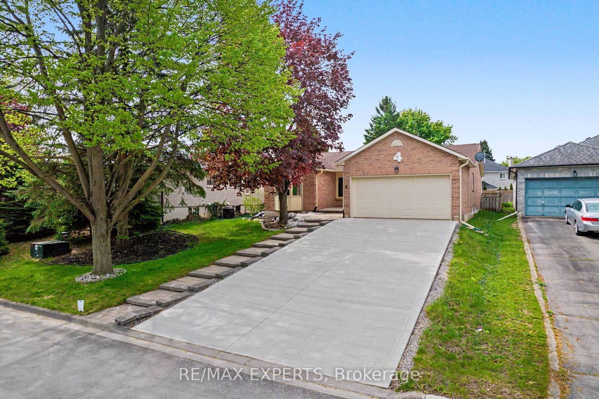 4 Willis Drive photo 3