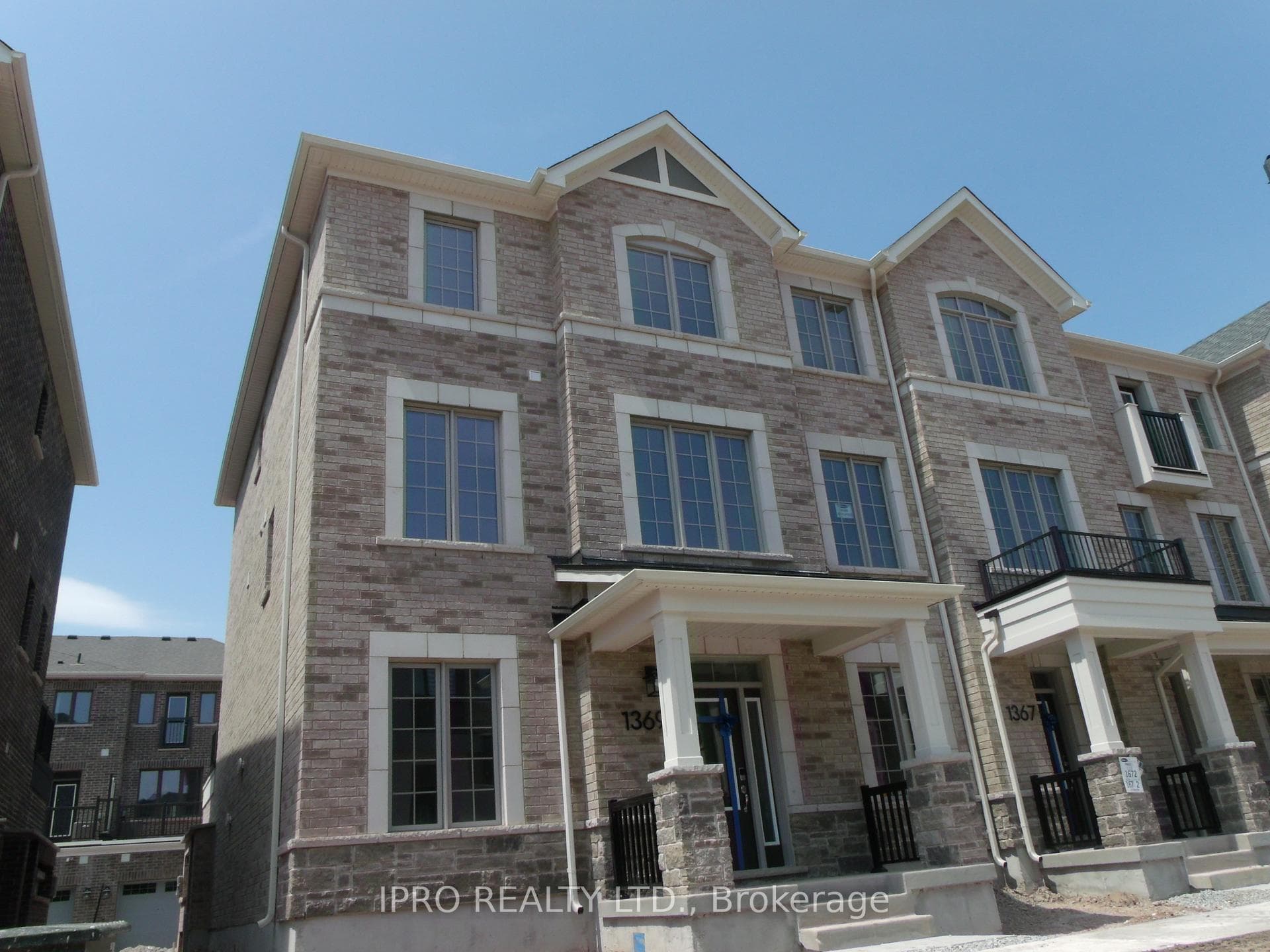 1369 Kobzar Drive photo 1