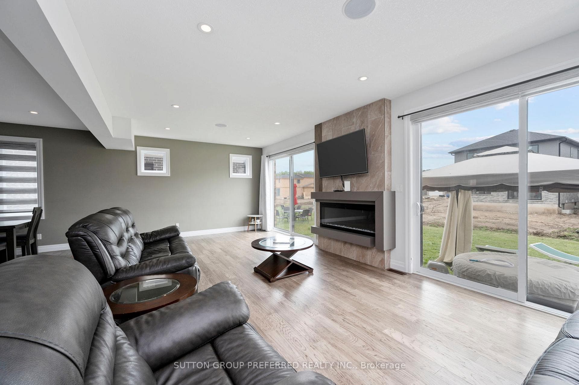 572 Chelton Road photo 8
