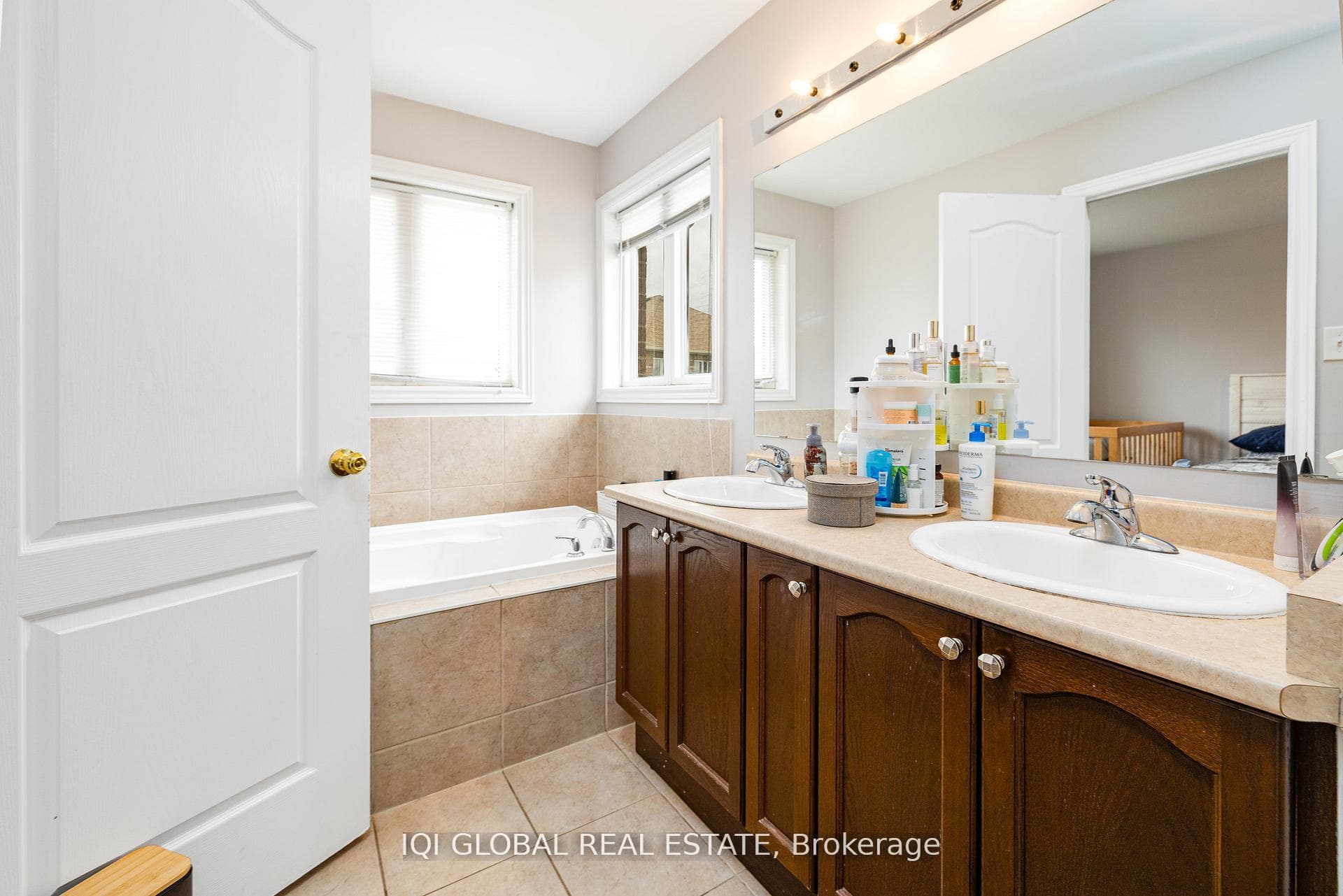 7493 Saint Barbara Boulevard photo 18