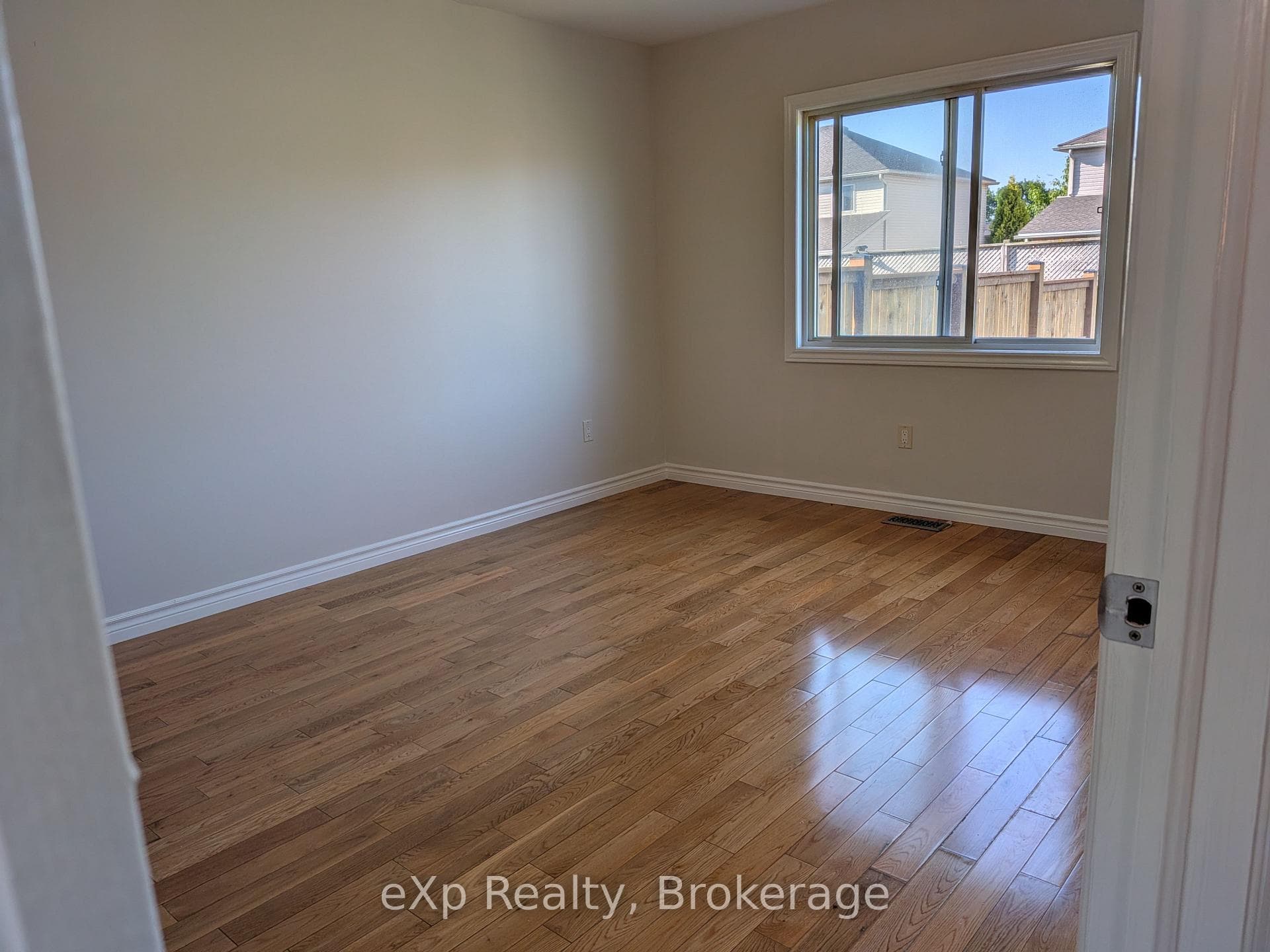489 Danby Street photo 6