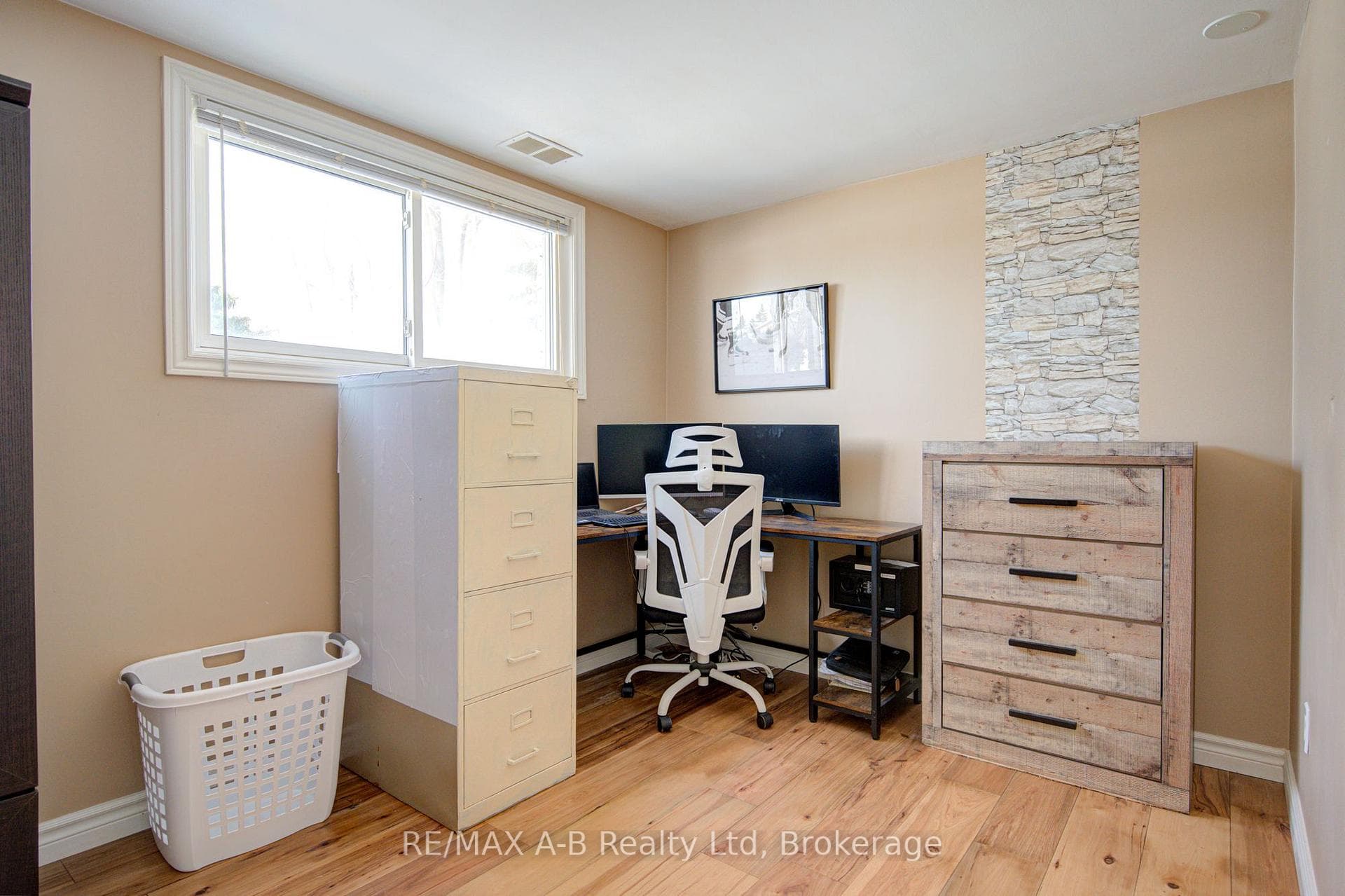 19 Linton Place photo 32