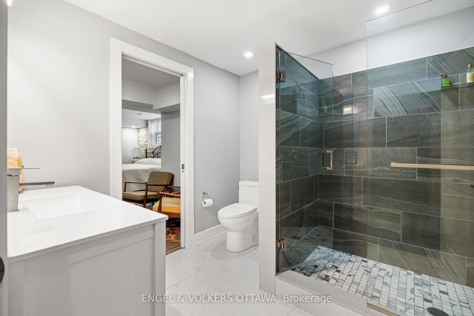 1562 Lakeshore Drive photo 36