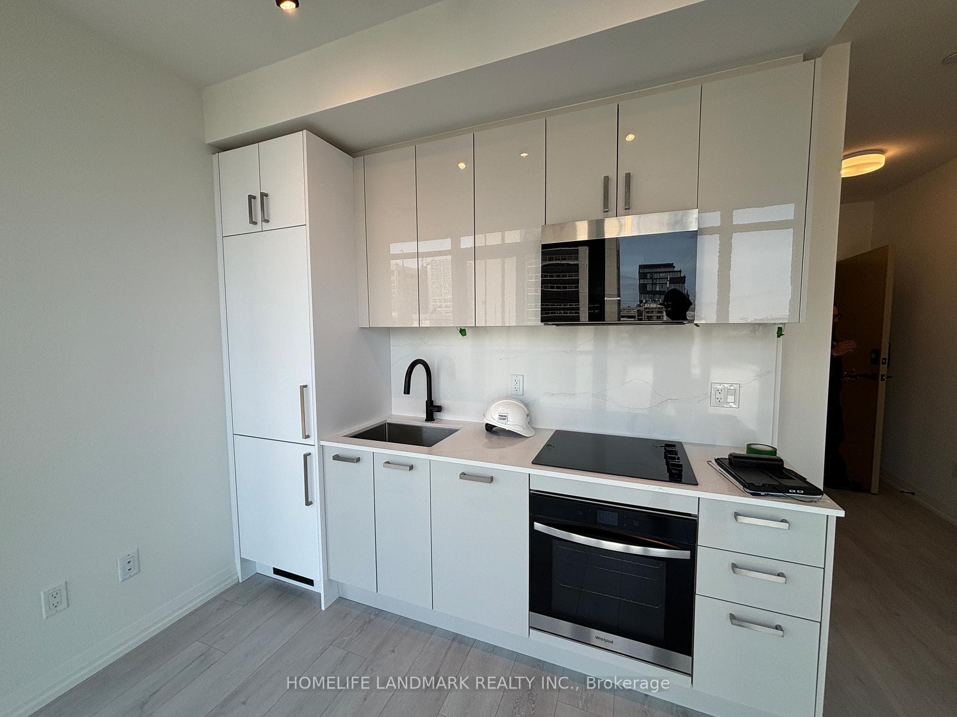 280 Dundas Street Unit 1013 photo 9