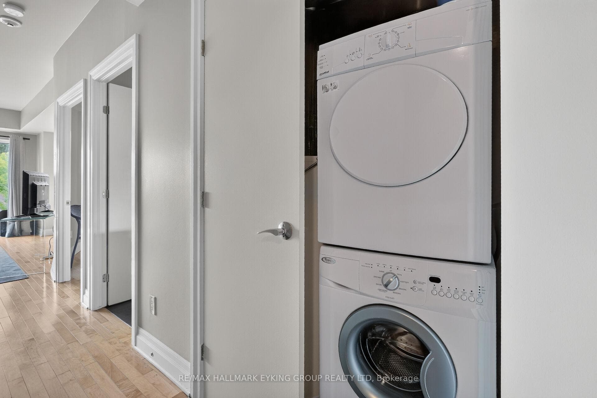 245 Kent Street Unit 301 photo 34