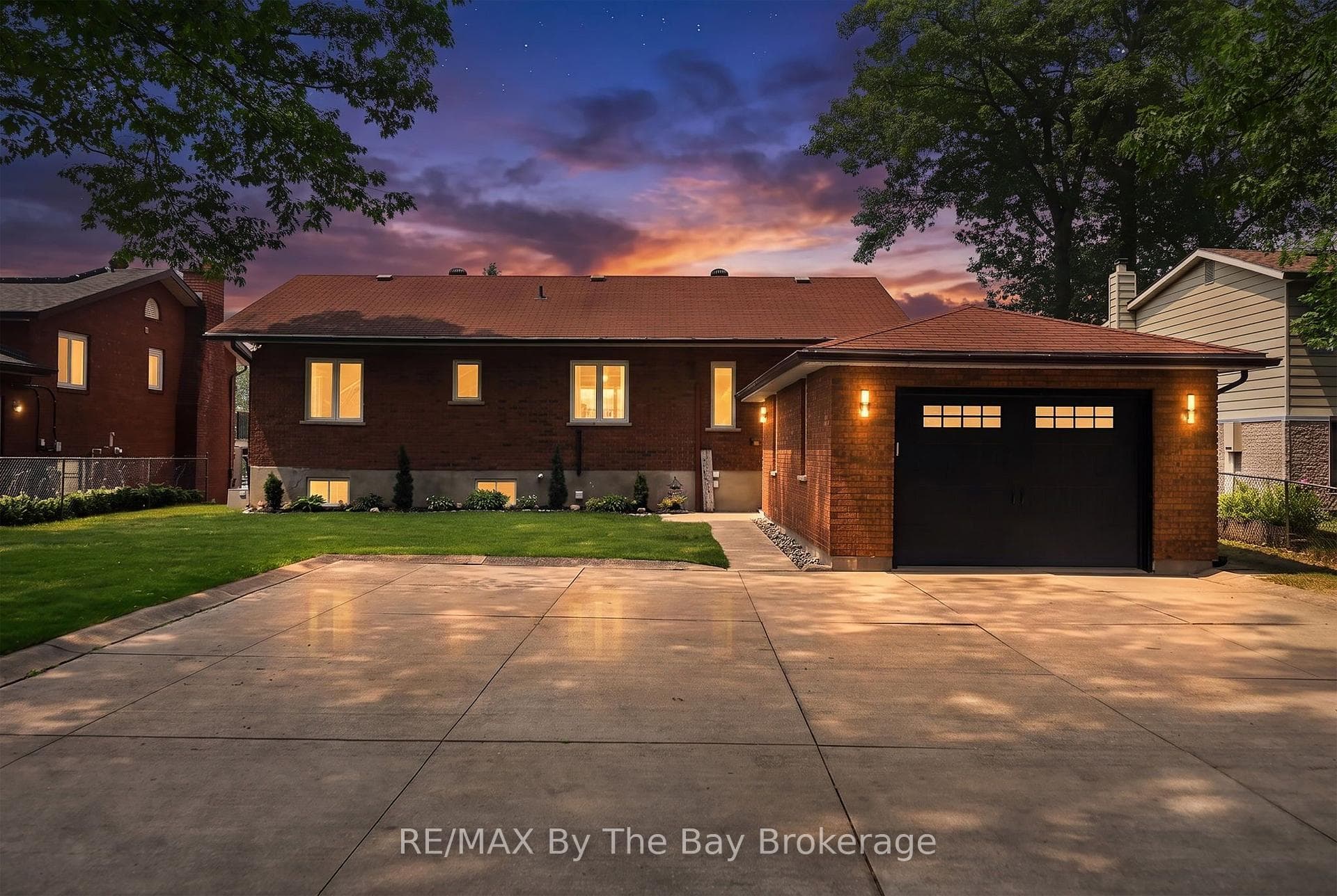 1434 RIVER Road photo 1