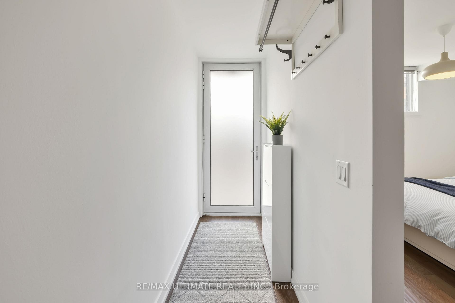 207B Manning Avenue photo 23