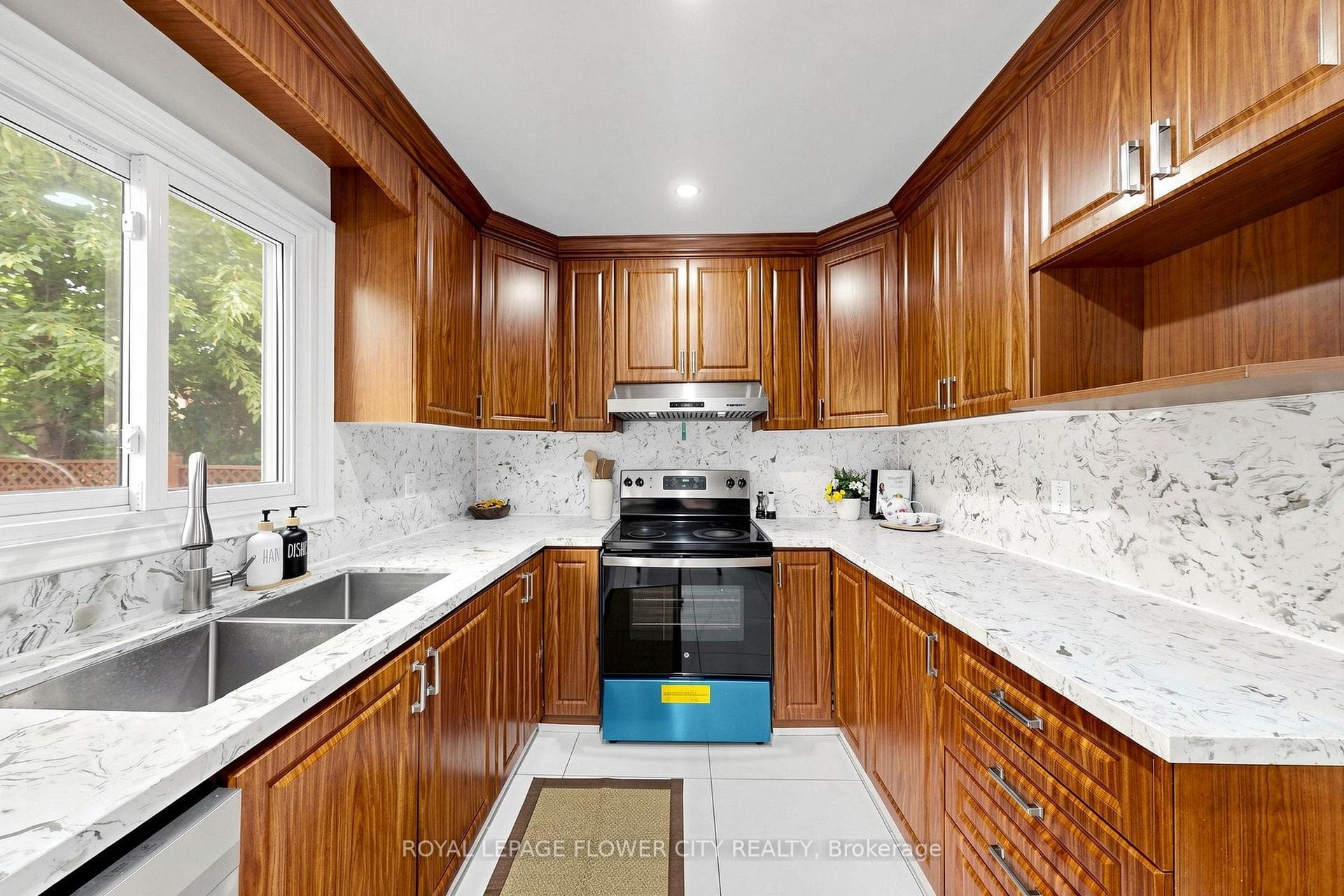 116 Flowertown Avenue photo 19