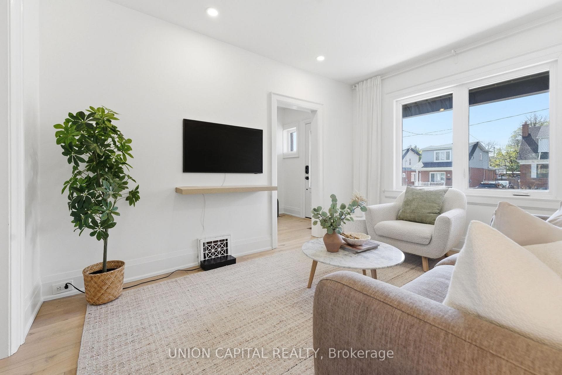 72 Robert Street photo 8