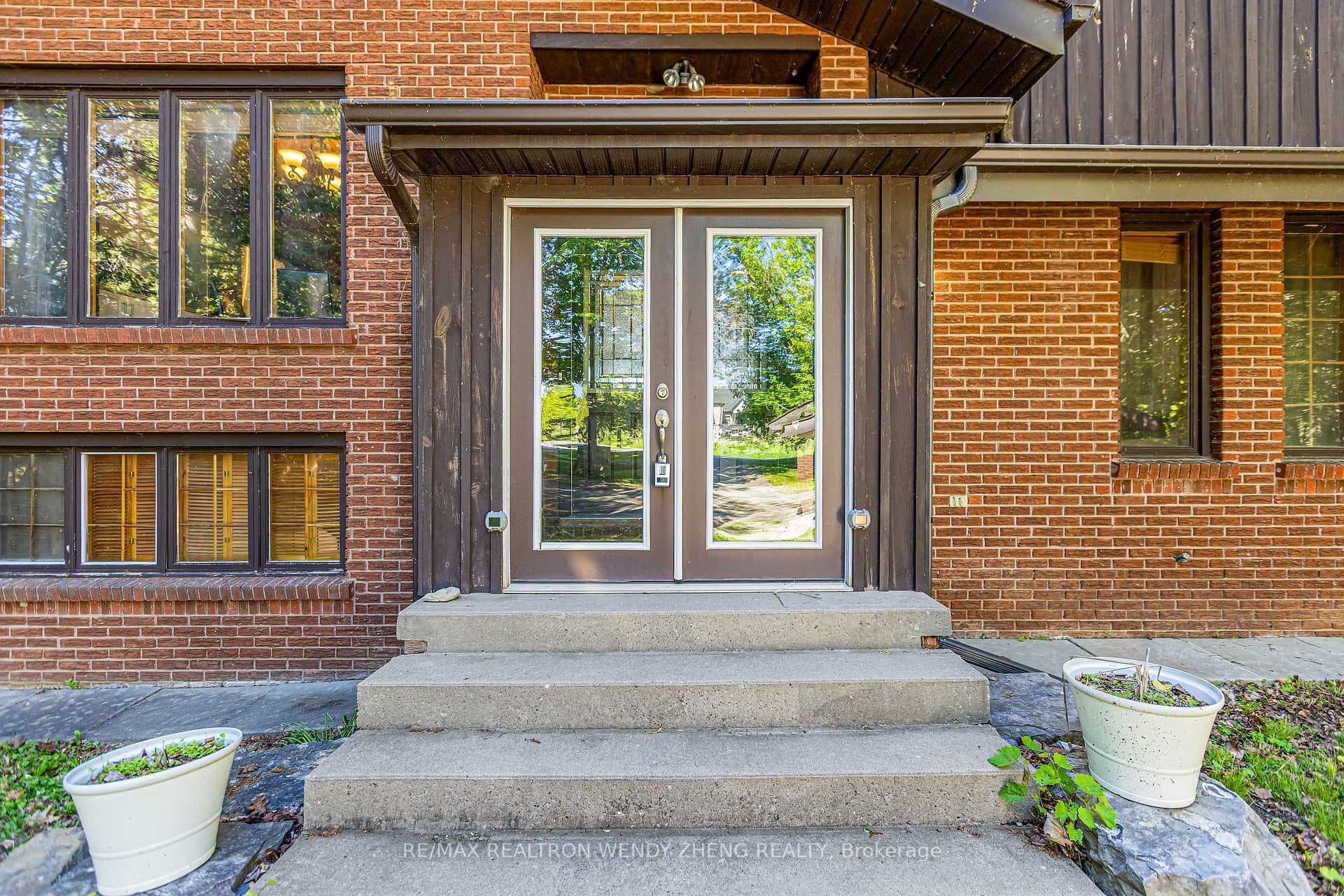 236 Summit Drive photo 2