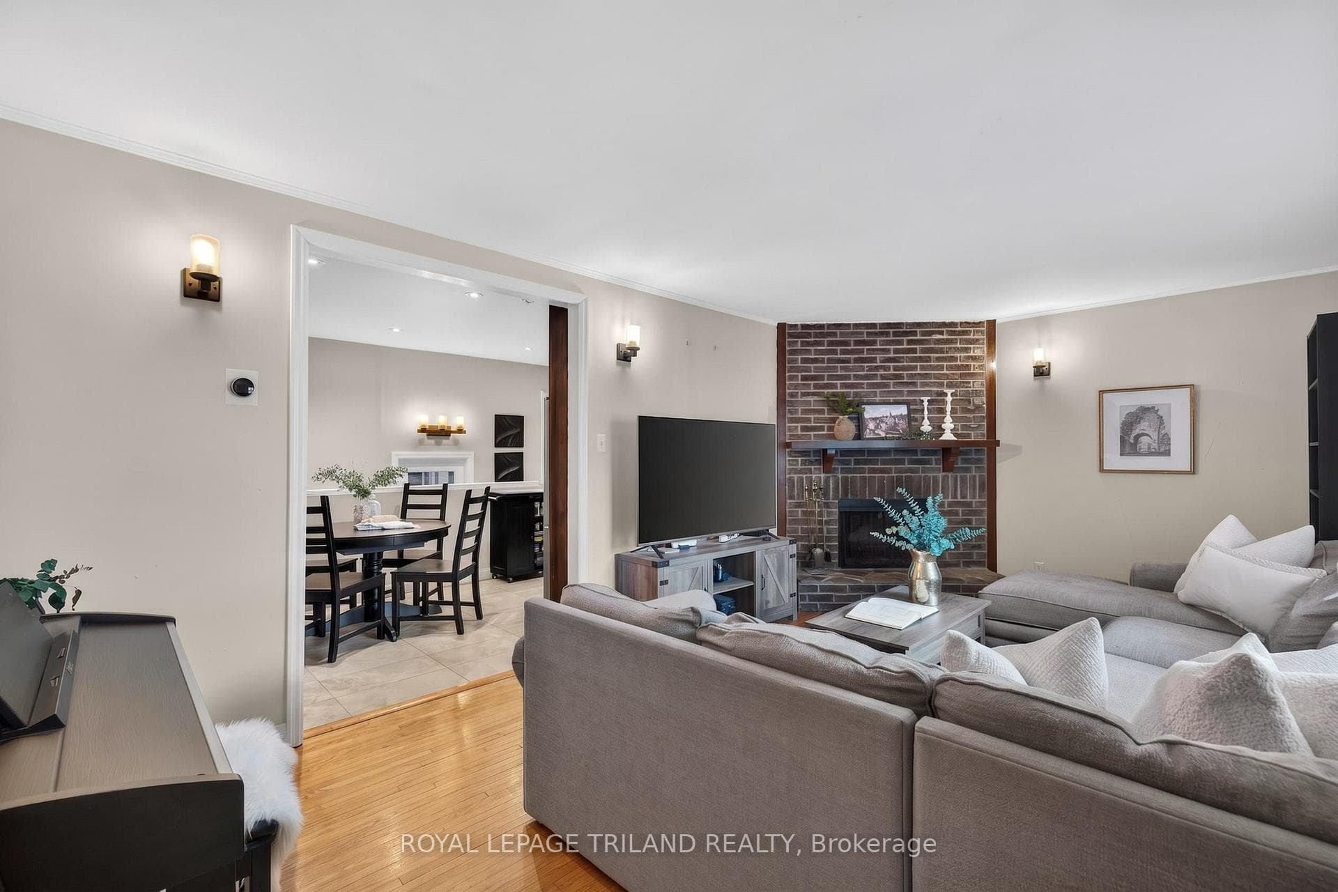 706 Victoria Street photo 7
