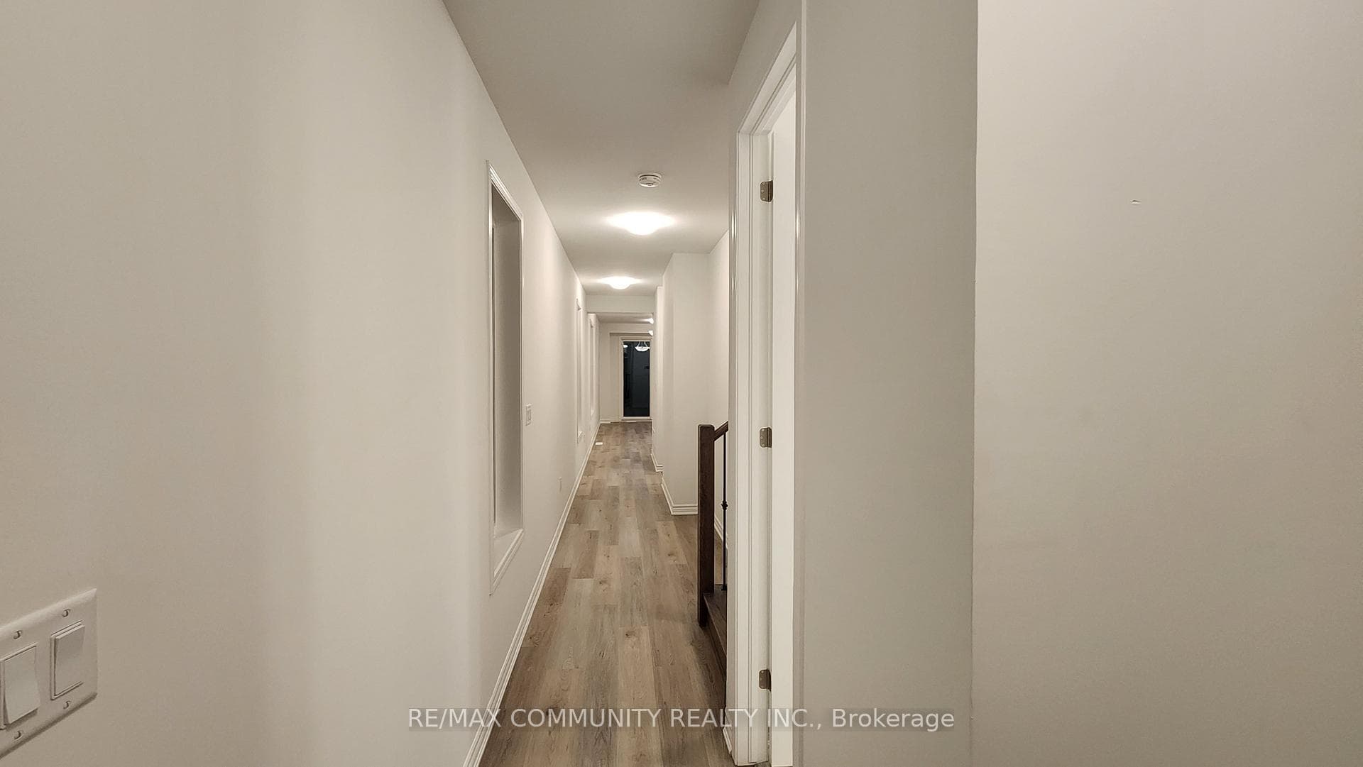 1766 Mineral Spgs Way photo 3
