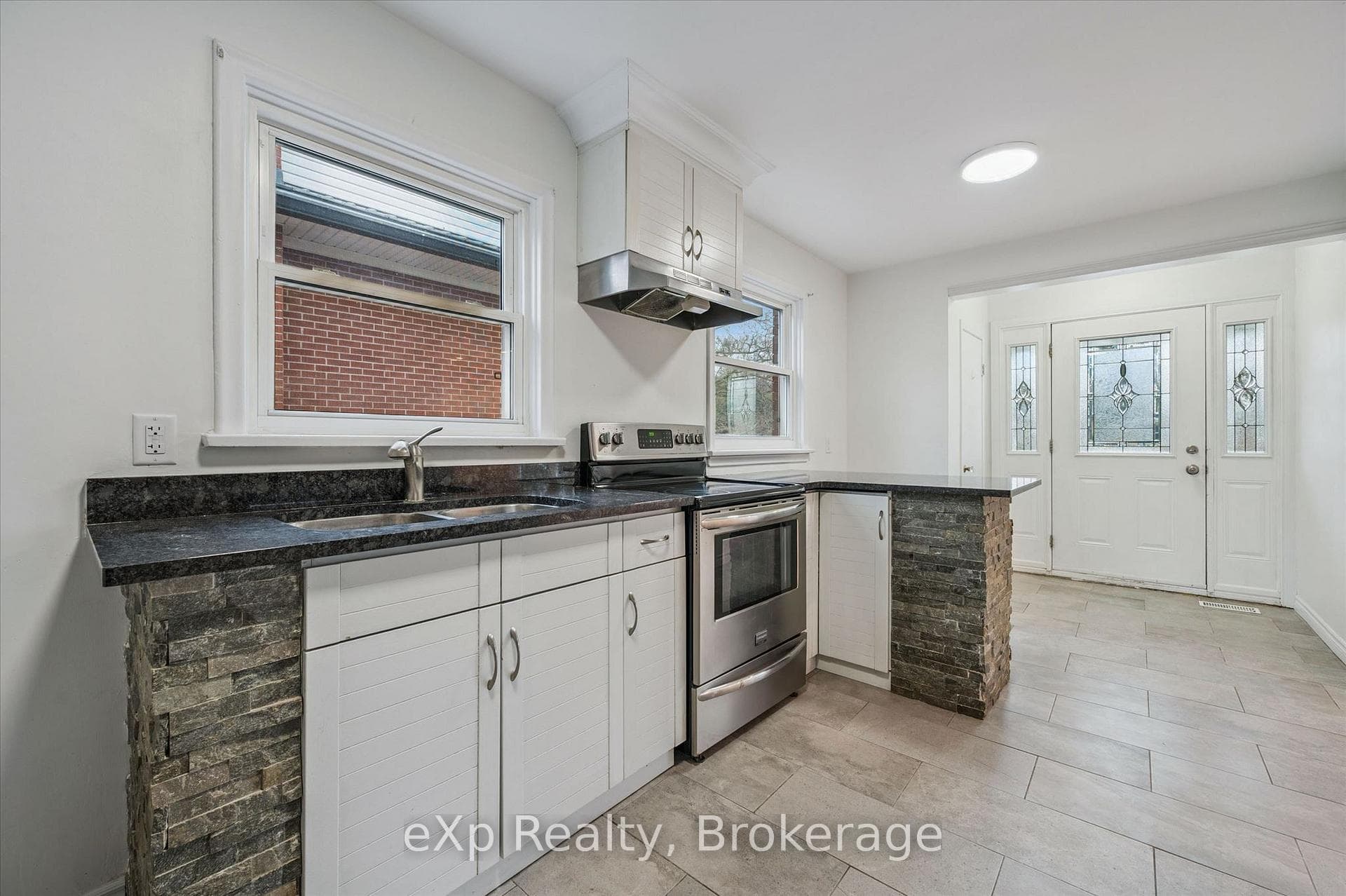 14 Lincoln Crescent photo 12