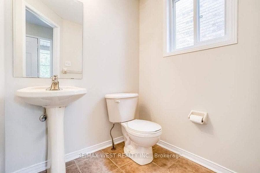 256 Brisdale Drive photo 9