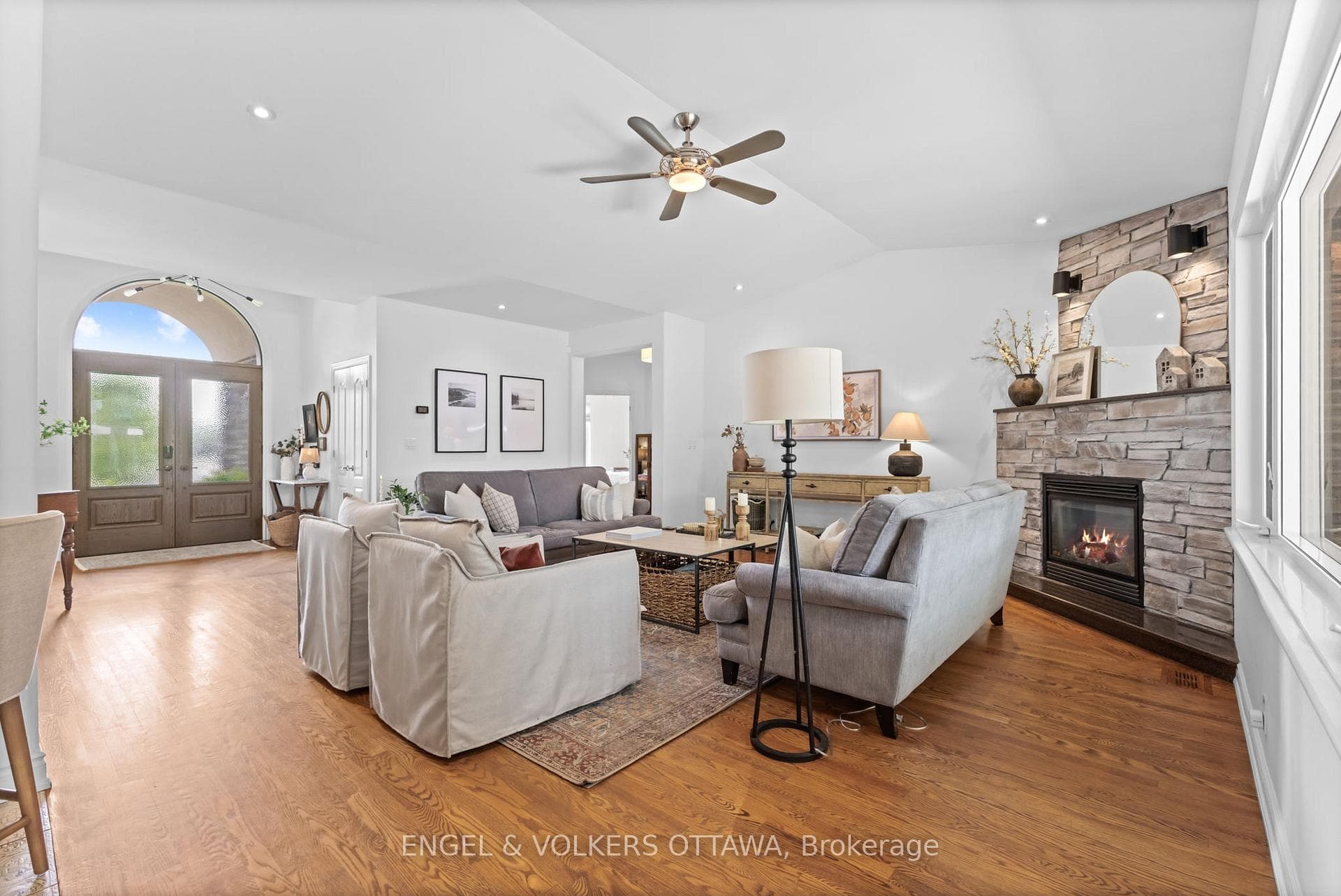 6957 Lake Forest Walk photo 6