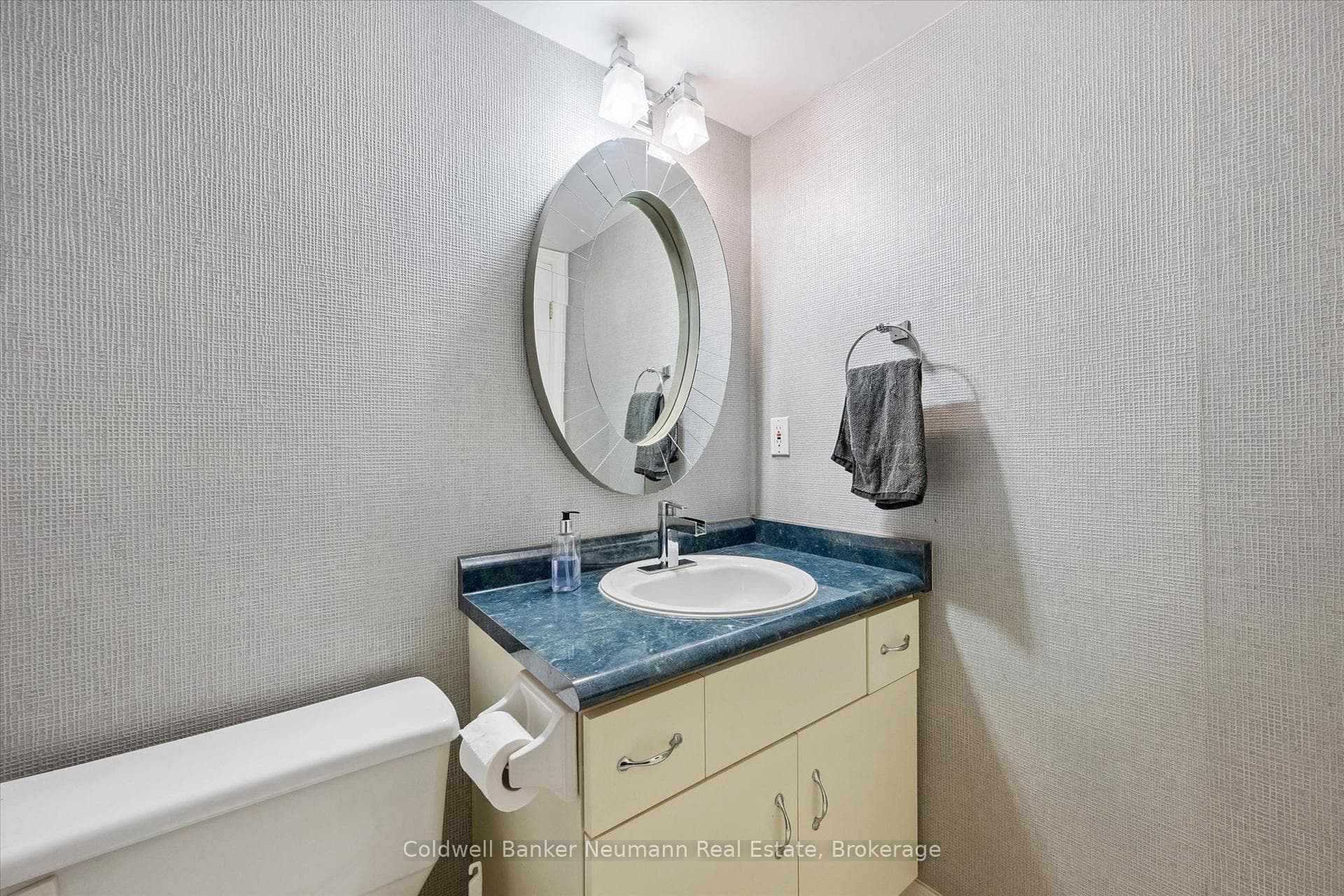 35 Monticello Crescent photo 46