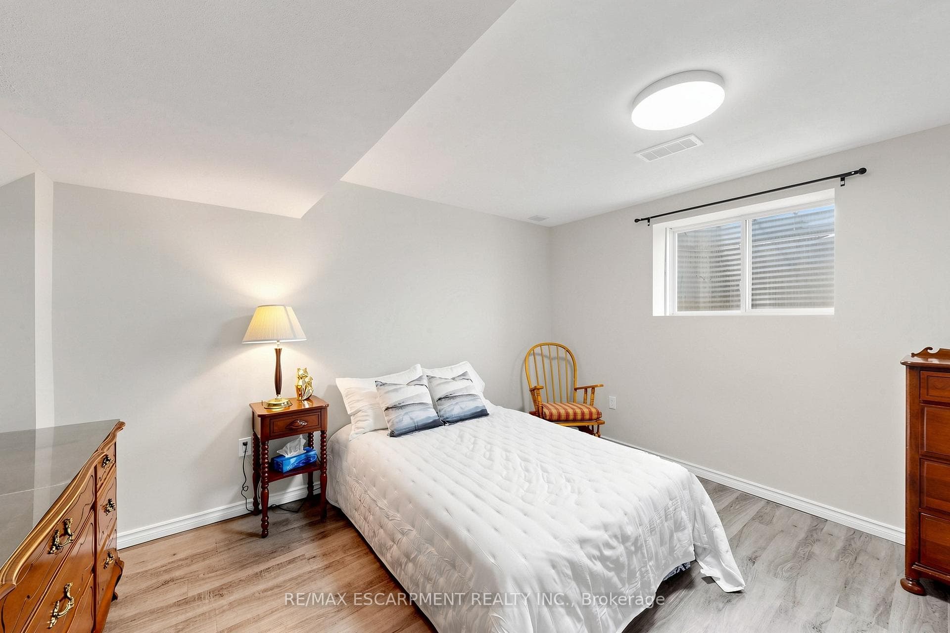 18 GATEWAY Avenue photo 31