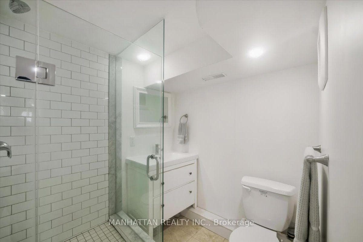 10 Victor Drive photo 23