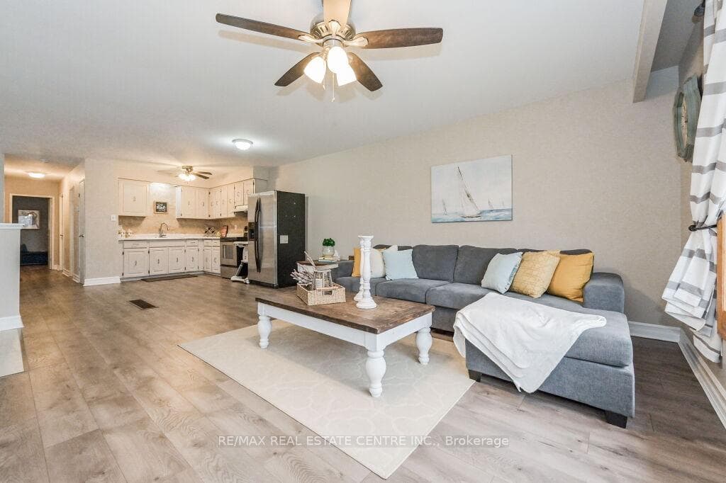 42 Erindale Avenue photo 4