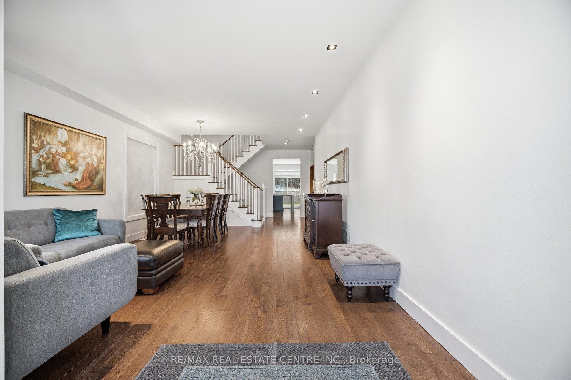 146 Riding Mountain Drive photo 4