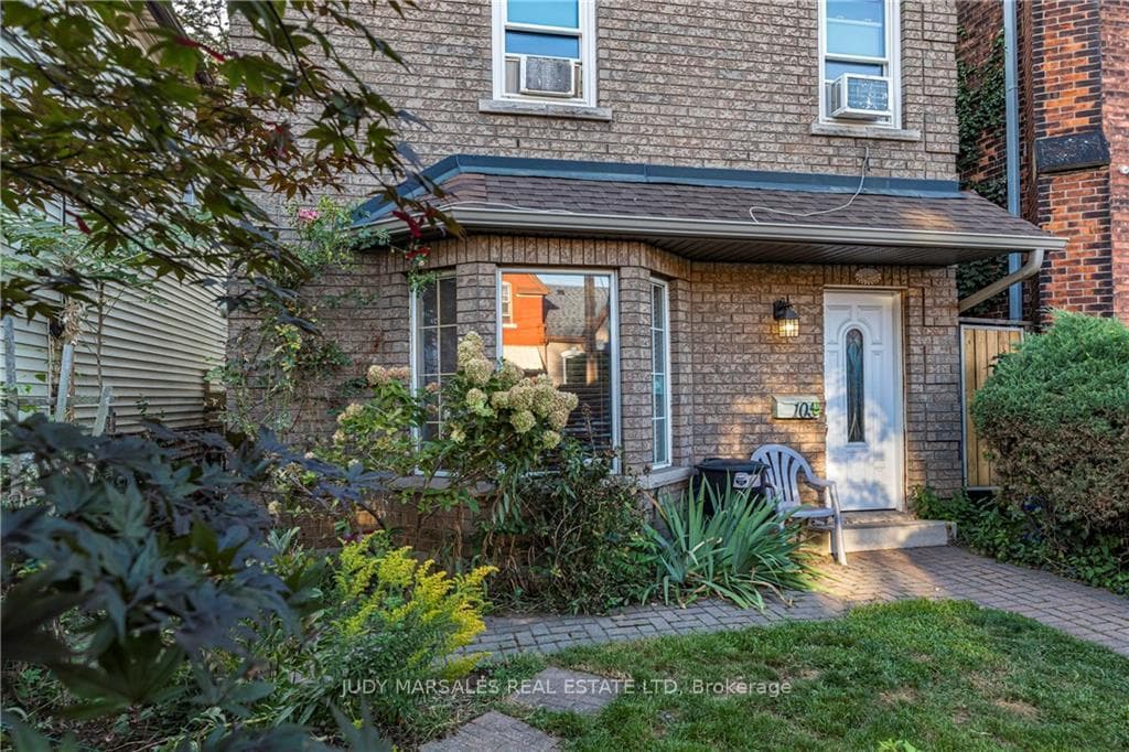 105 Smith Avenue photo 6