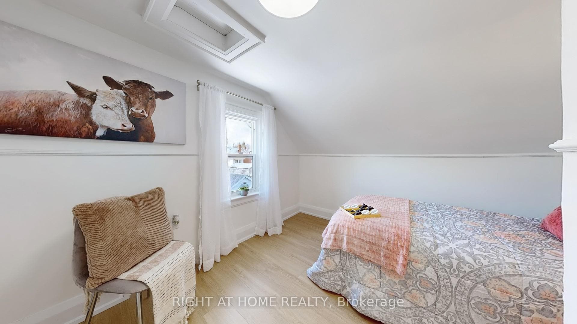 358 Leslie Street photo 24