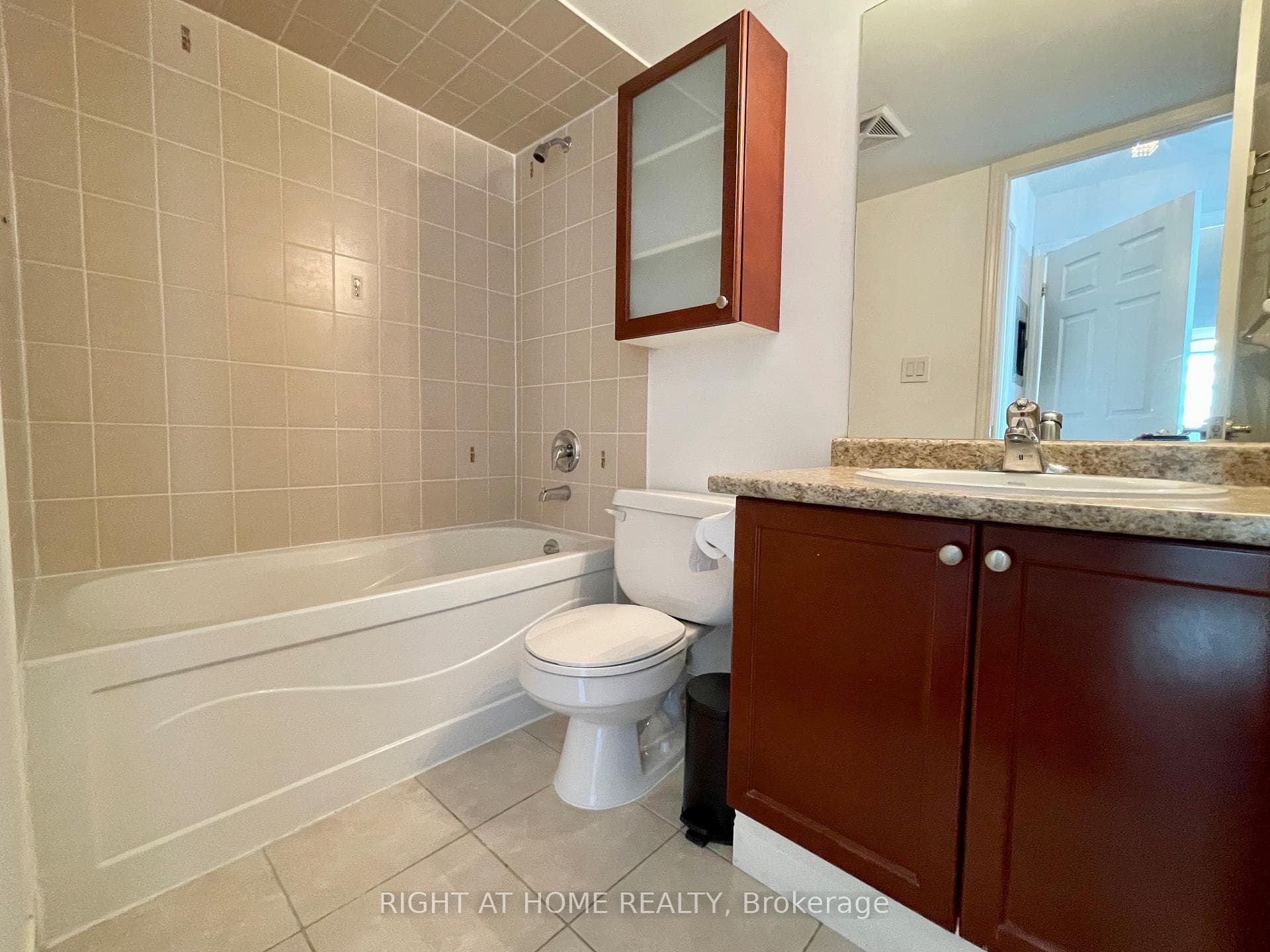 18 Spring Garden Avenue Unit 3202 photo 14