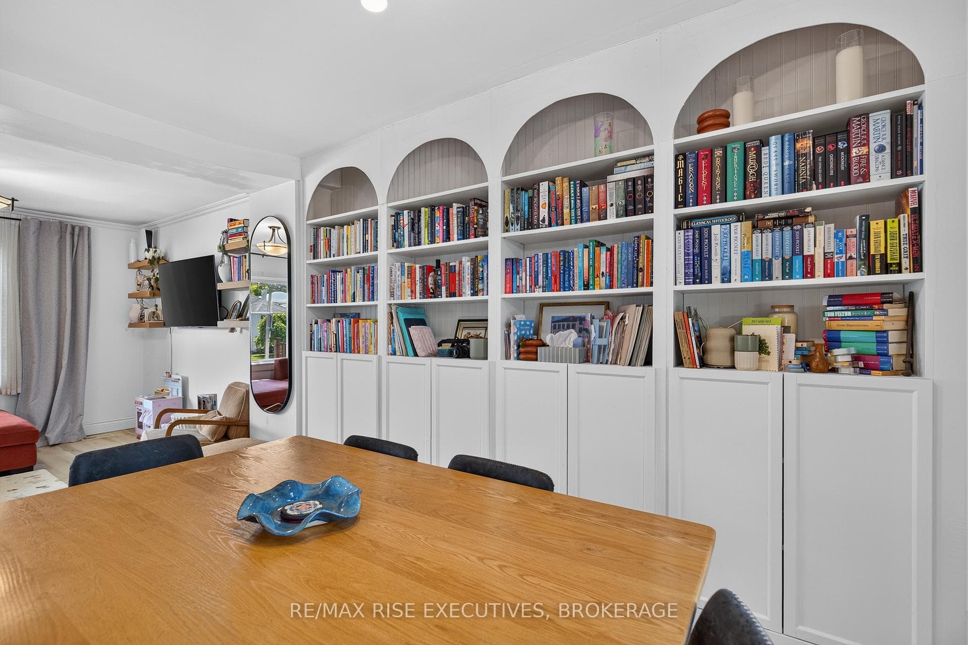 807 Brock Street photo 27