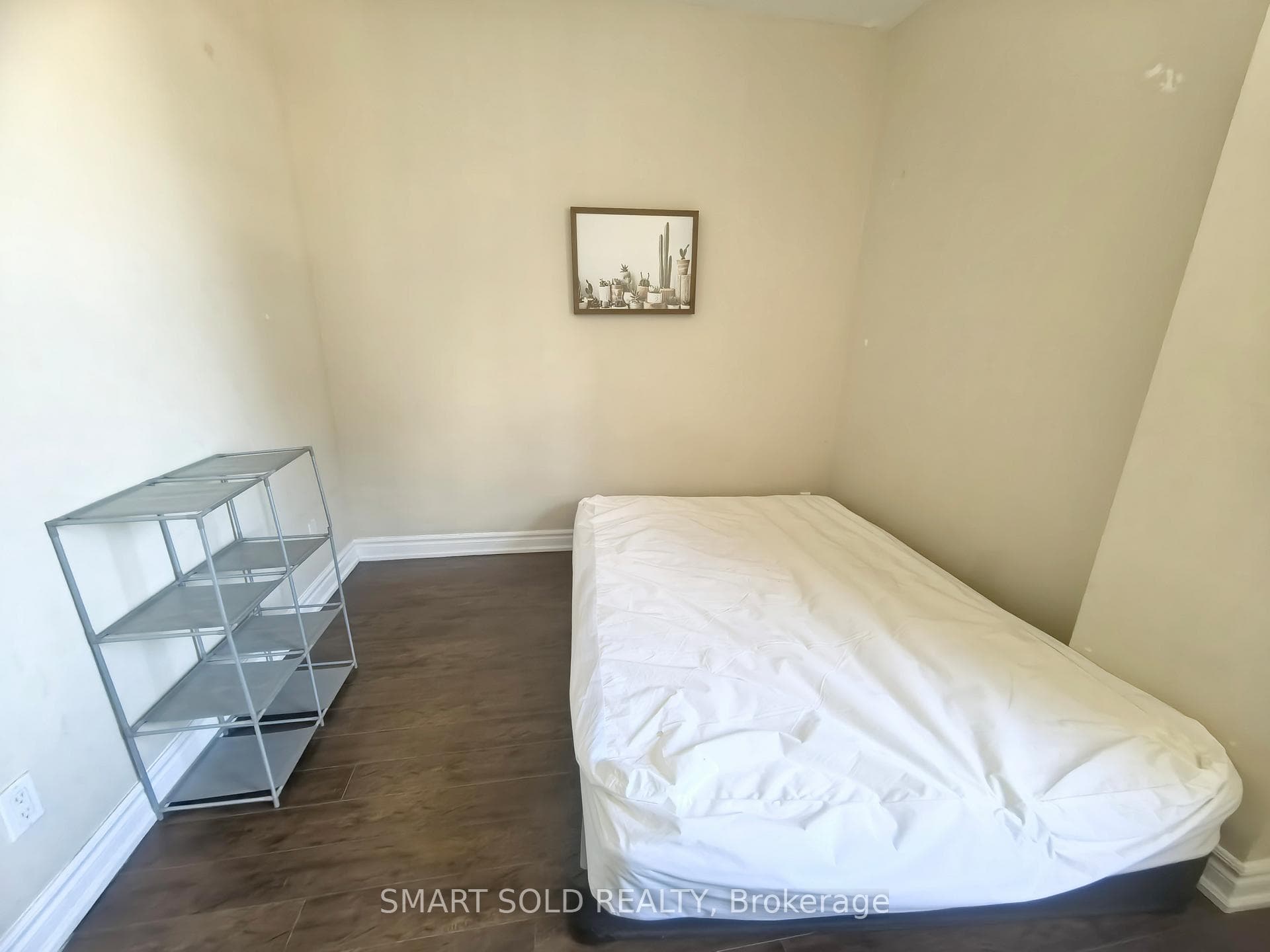 Upper 437 Bathurst Street photo 4