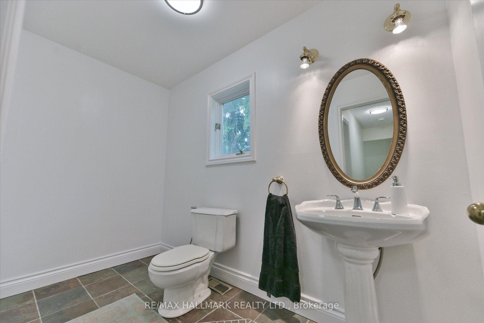 13918 Leslie Street photo 15