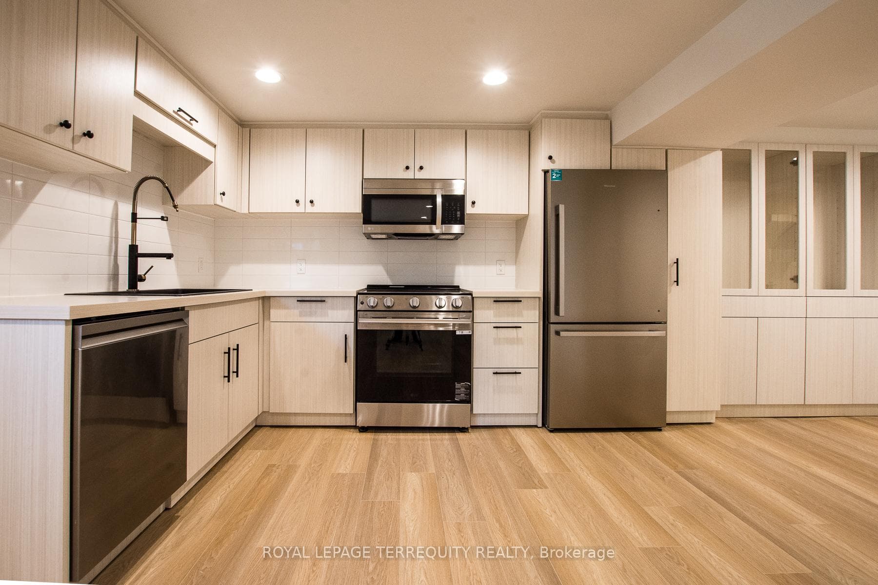 23 Decarie Circle Unit Bsmt photo 7